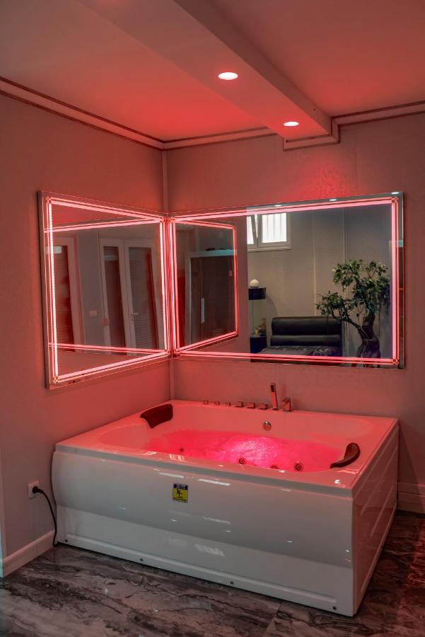 Spa Lux Apartmani Novi Sad Ngoại thất bức ảnh